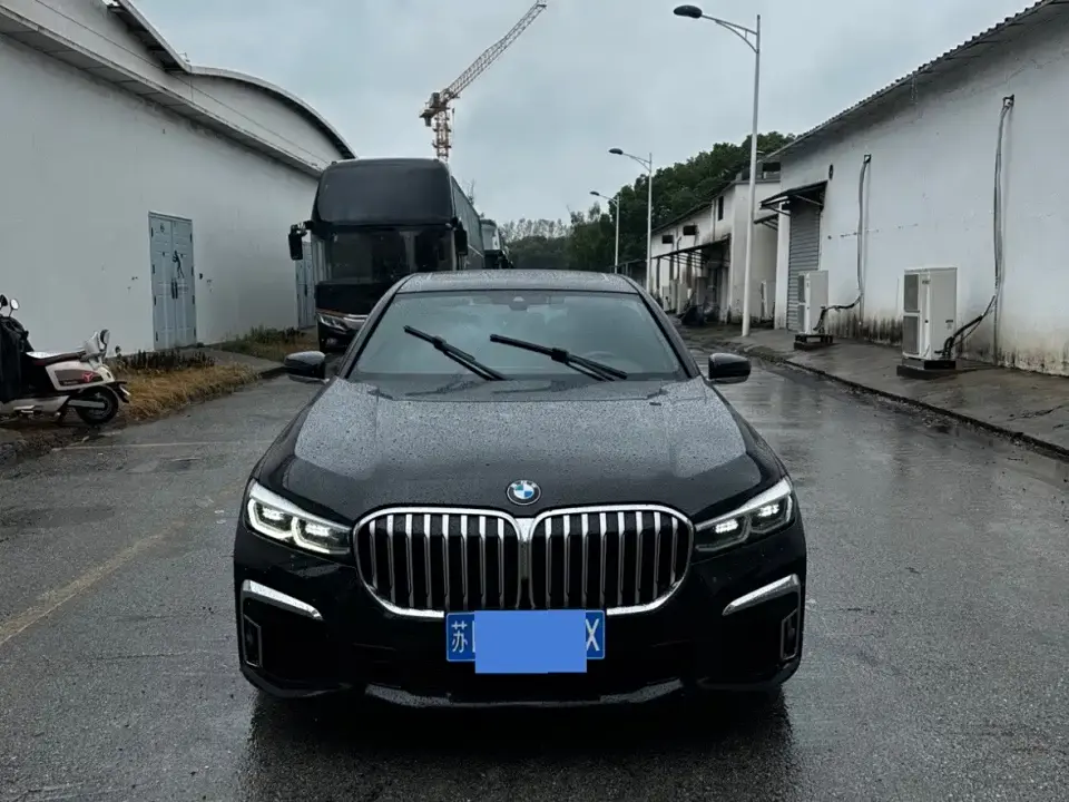 BMW 7 Series Model 740Li Leading M Sport Package 2022