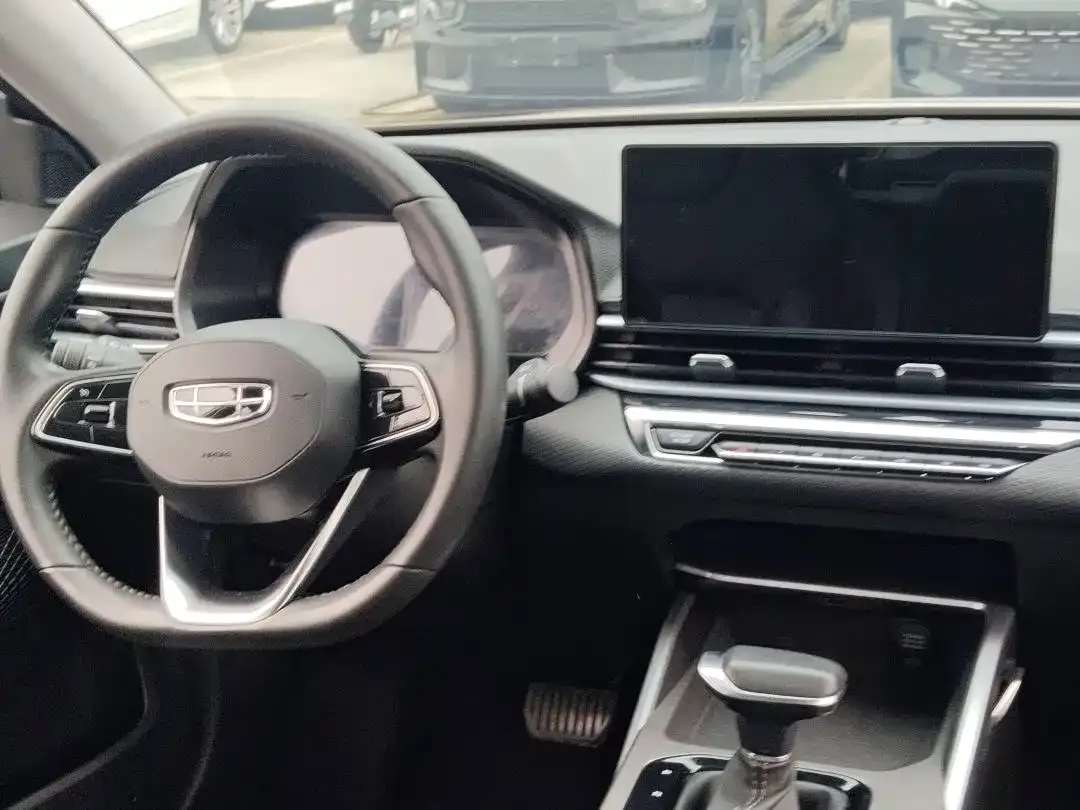 Geely Emgrand 4th Generation 1.5L CVT Luxury 2022 — фото 7
