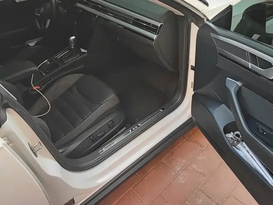 Volkswagen FAW-Volkswagen CC Shooting Brake 380TSI Hunter Heart Edition 2022 — фото 8