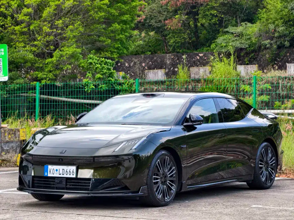 Lynk & Co 10 EM-P Facelift 240 AWD Ultra Sport Edition 2025