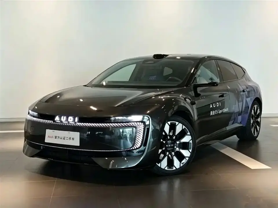 Audi E5 Sportback Model Base Version 2025