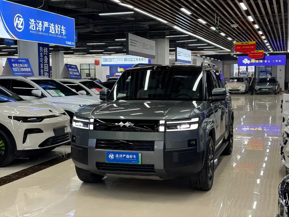 Fangchengbao Titanium 7 AWD Base Model 2025