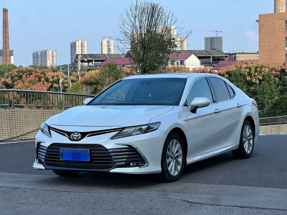 Toyota Camry 2.0G Luxury Edition 2024