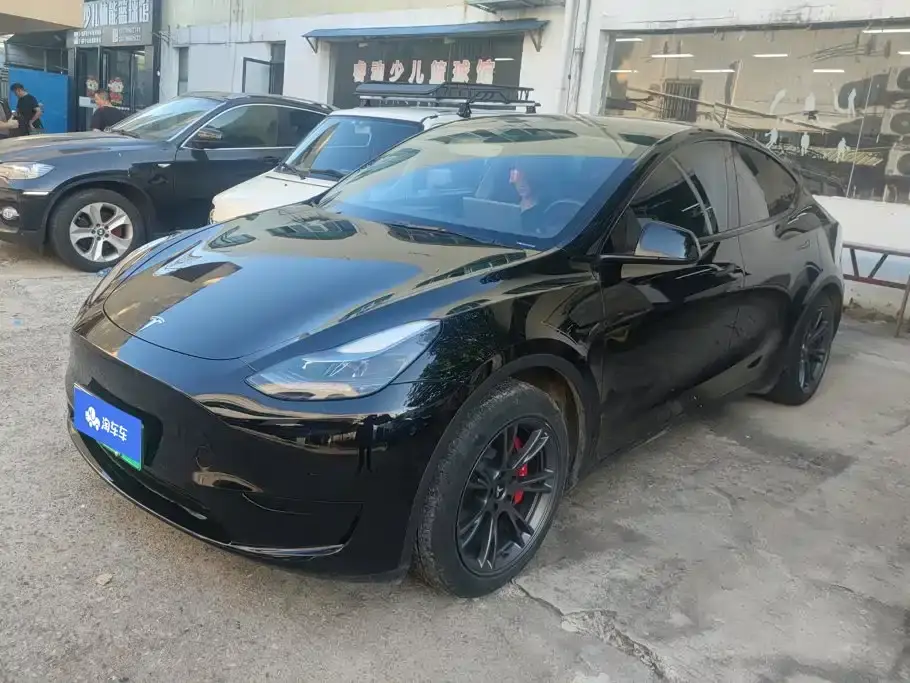 Tesla Model Y Rear-Wheel Drive Edition 2023