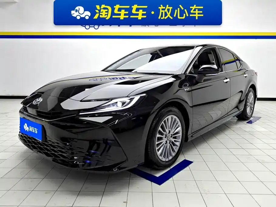 Toyota Camry Hybrid 2.0HGVP Luxury Edition 2025