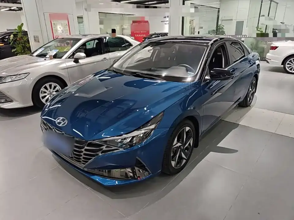 Hyundai Elantra 1.5L CVT LUX Premium Edition 2022