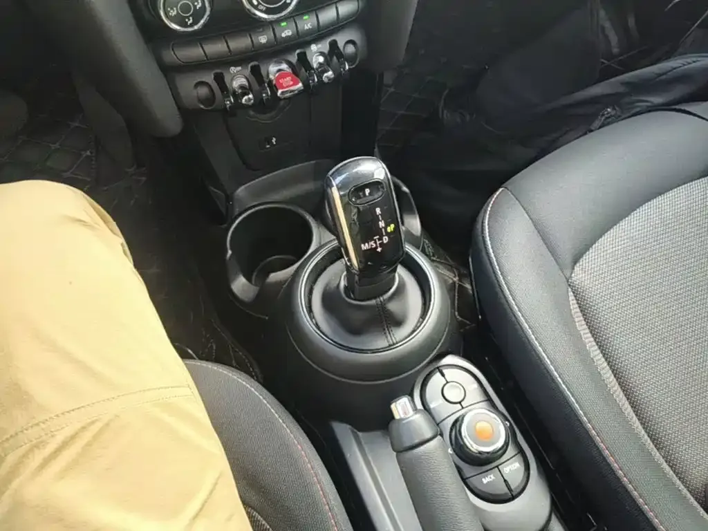 Mini MINI Model 1.5T ONE PLUS 2020 — фото 14
