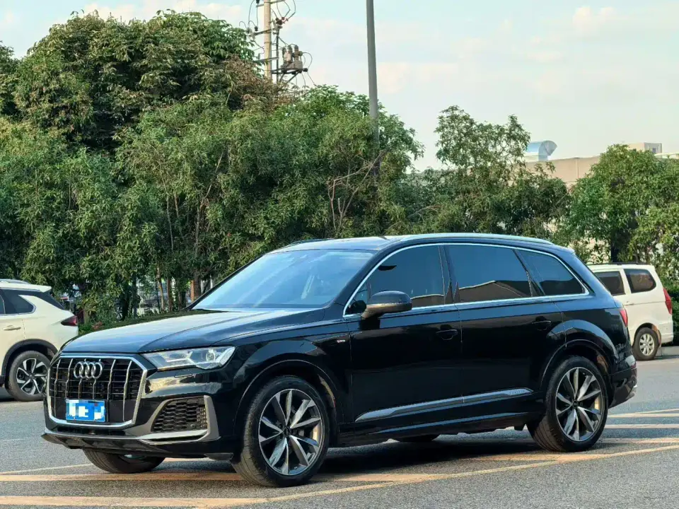 Audi Q7 55 TFSI quattro S line Sport 2022