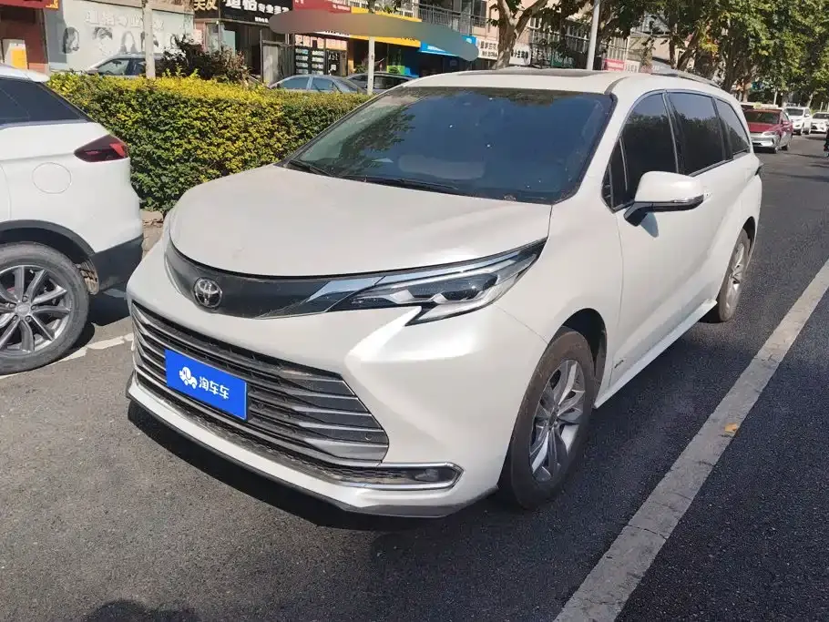 Toyota Sienna 2.5L Hybrid Comfort Edition 2024
