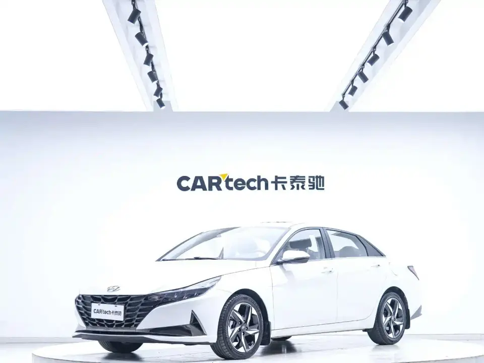 Hyundai Elantra 1.5L CVT LUX Premium Edition 2021