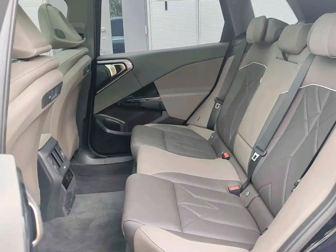 BMW X3 xDrive25L Luxury Package 2025 — фото 12
