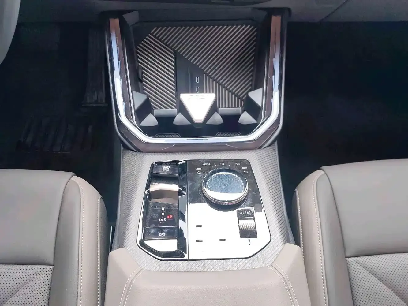 BMW X3 xDrive25L Luxury Package 2025 — фото 10