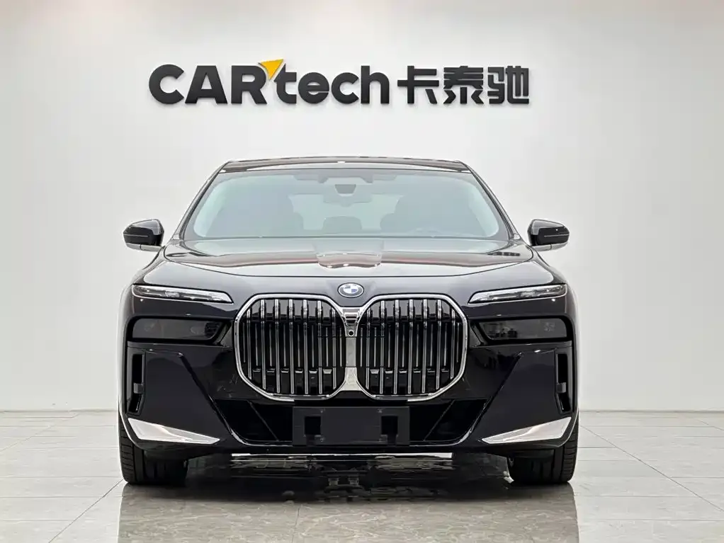 BMW 7 Series Model 740Li Leading M Sport Package 2025 — фото 7