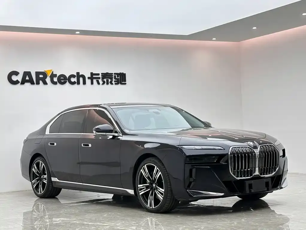 BMW 7 Series Model 740Li Leading M Sport Package 2025 — фото 6