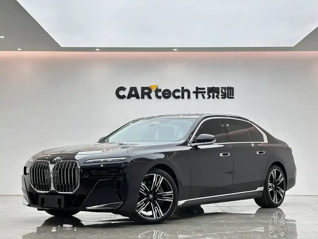 BMW 7 Series Model 740Li Leading M Sport Package 2025