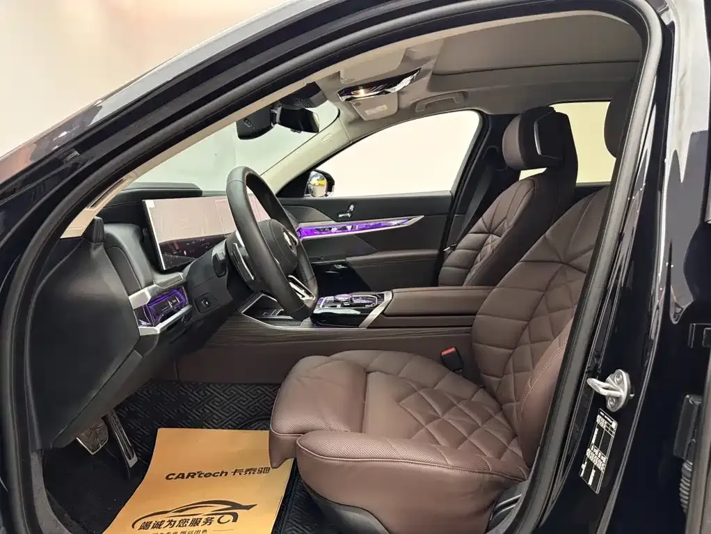 BMW 7 Series Model 740Li Leading M Sport Package 2025 — фото 8