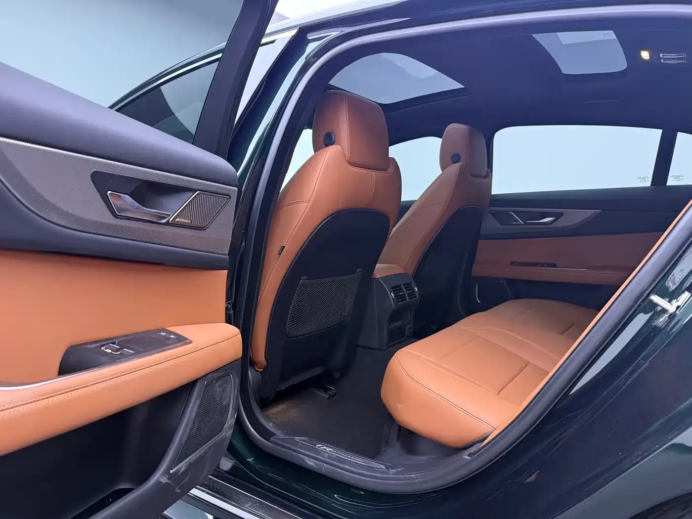 Jaguar XEL Model 2.0T 250PS R-DYNAMIC S Progressive Sport Edition 2024 — фото 8
