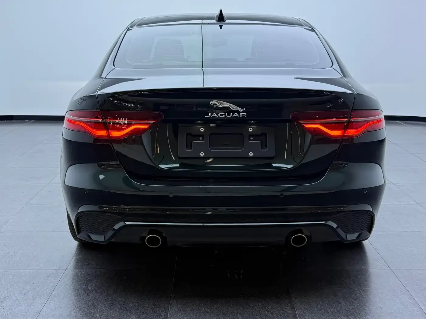 Jaguar XEL Model 2.0T 250PS R-DYNAMIC S Progressive Sport Edition 2024 — фото 13
