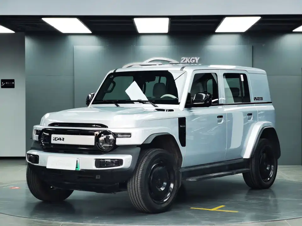 iCar V23 FWD Premium Model 2025