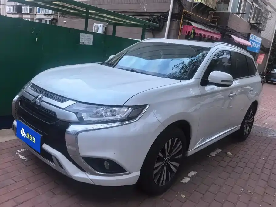 Mitsubishi Outlander 2.0L FWD Comfort Edition 5-seater 2022