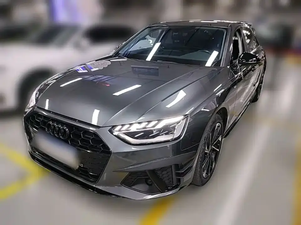 Audi A4L 40 TFSI Luxury Dynamic 2022
