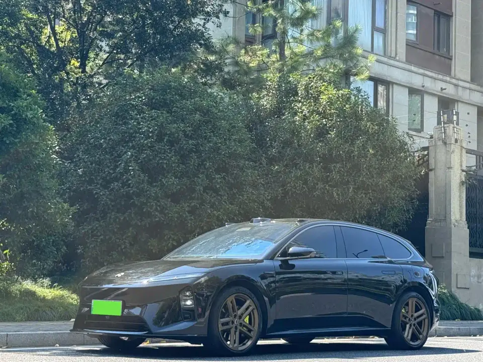 NIO ET5T Model Champion Commemorative Edition 75kWh Touring 2025