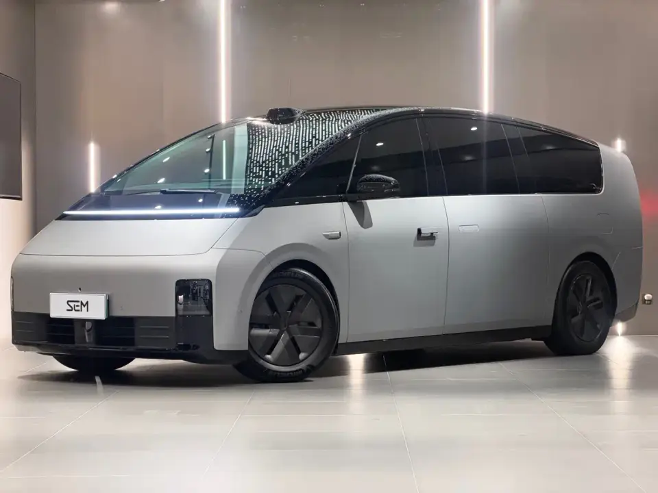 Li Auto MEGA Ultra 2024