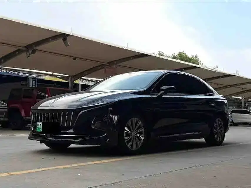 Hongqi E-QM5 Model 610km PLUS 2024
