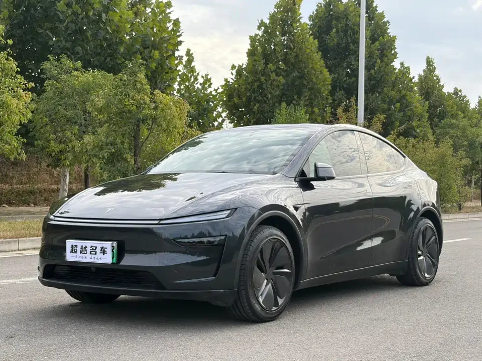 Tesla Model Y Rear-Wheel Drive 2025
