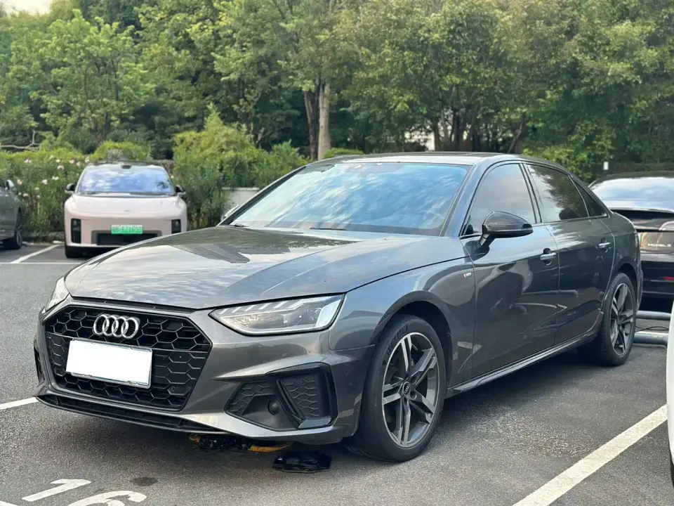Audi A4L 40 TFSI Luxury Dynamic 2023