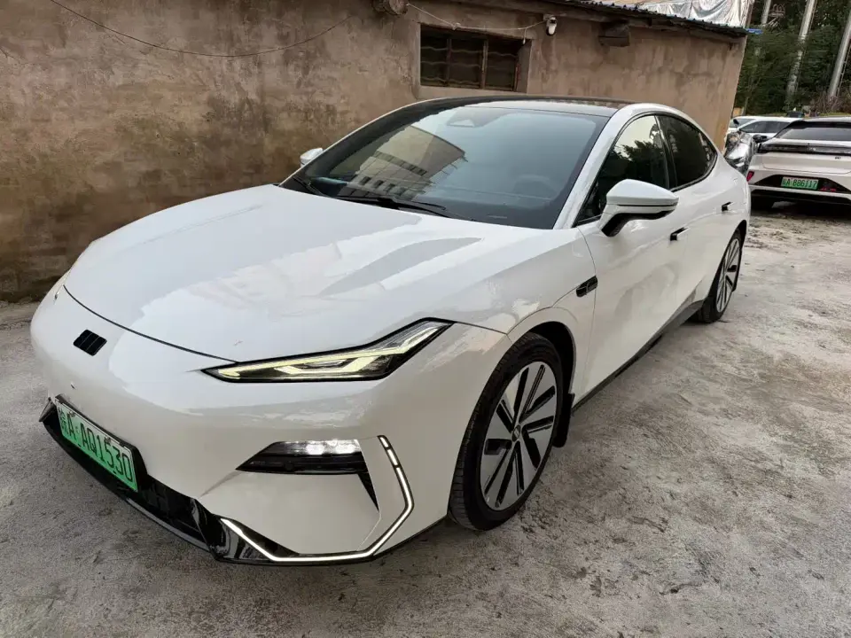 Geely Galaxy Galaxy E8 665km RWD Starship Voyager Edition 2024