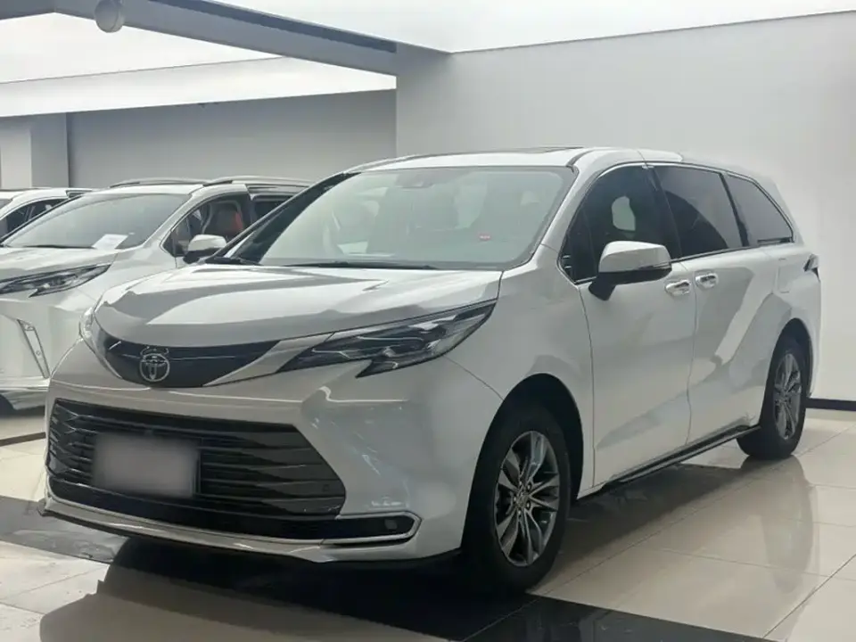 Toyota Sienna 2.5L Hybrid AWD Premium Edition 2025