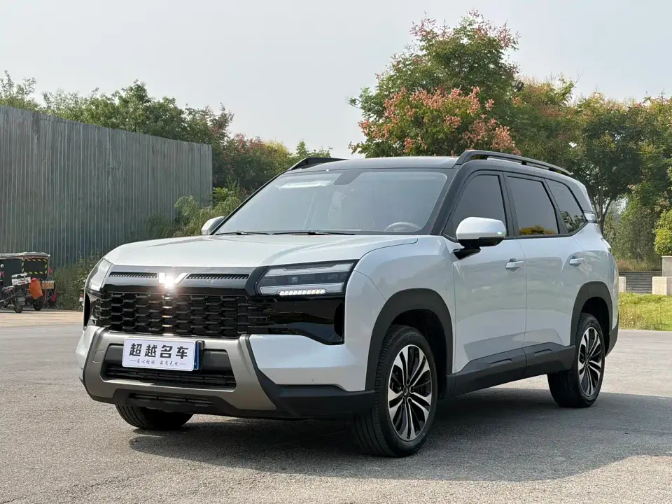 Wuling Motors Starlight 560 Model Gasoline Version 5-seater 2026
