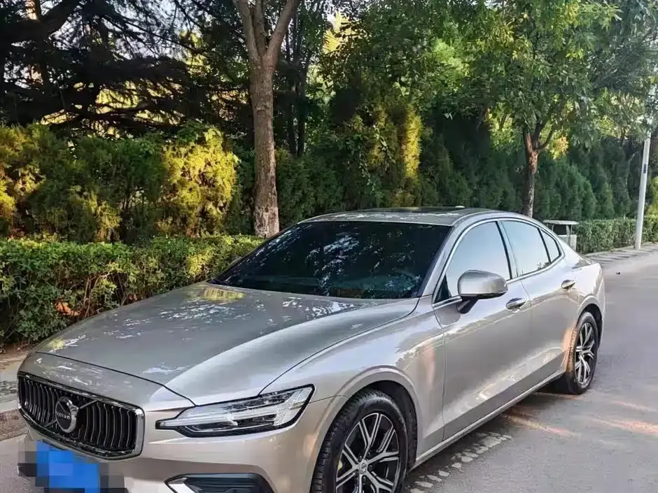 Volvo S60 B4 Smart Comfort Luxury Edition 2022