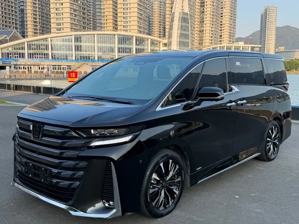 Toyota Vellfire Crown Hybrid 2.5L Executive Premium Edition 2024