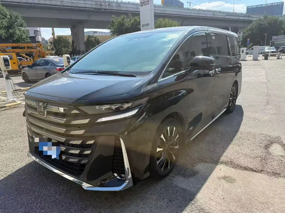 Toyota Vellfire Crown Hybrid 2.5L Executive Premium Edition 2024