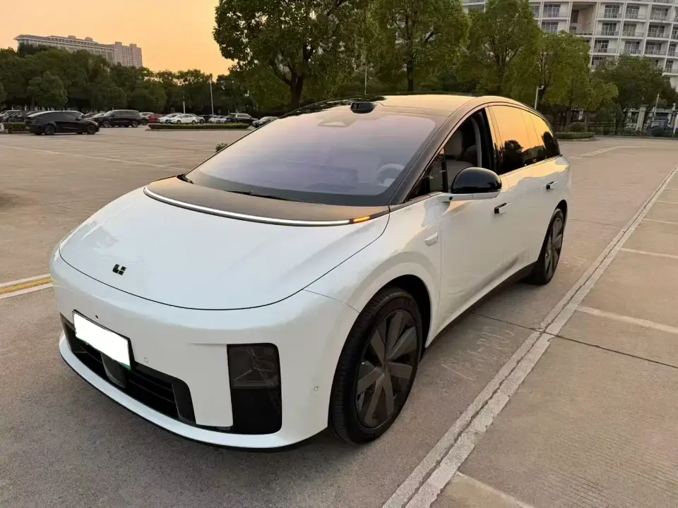 Li Auto Li i8 Standard Edition 2026