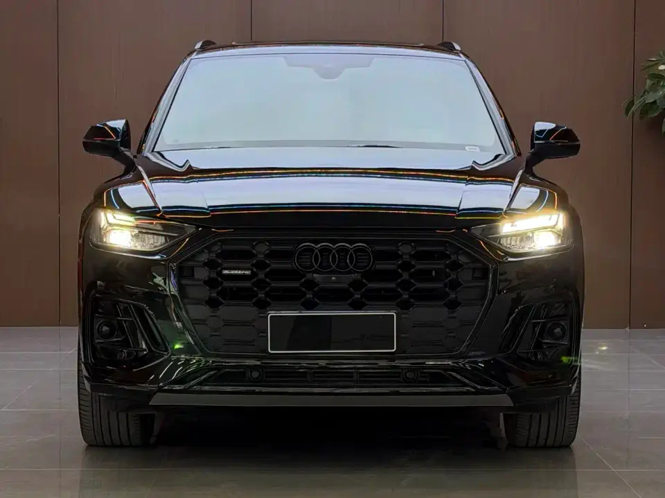 Audi Q5L 45 TFSI Luxury Dynamic 2025