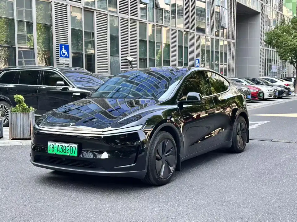 Tesla Model Y Rear-Wheel Drive 2025