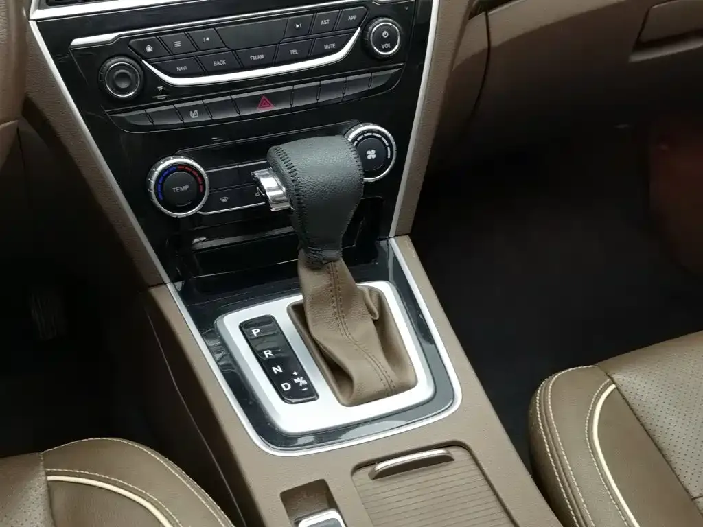 Leopaard CS10 Model 2.0T Automatic Urban Edition 2019 — фото 13
