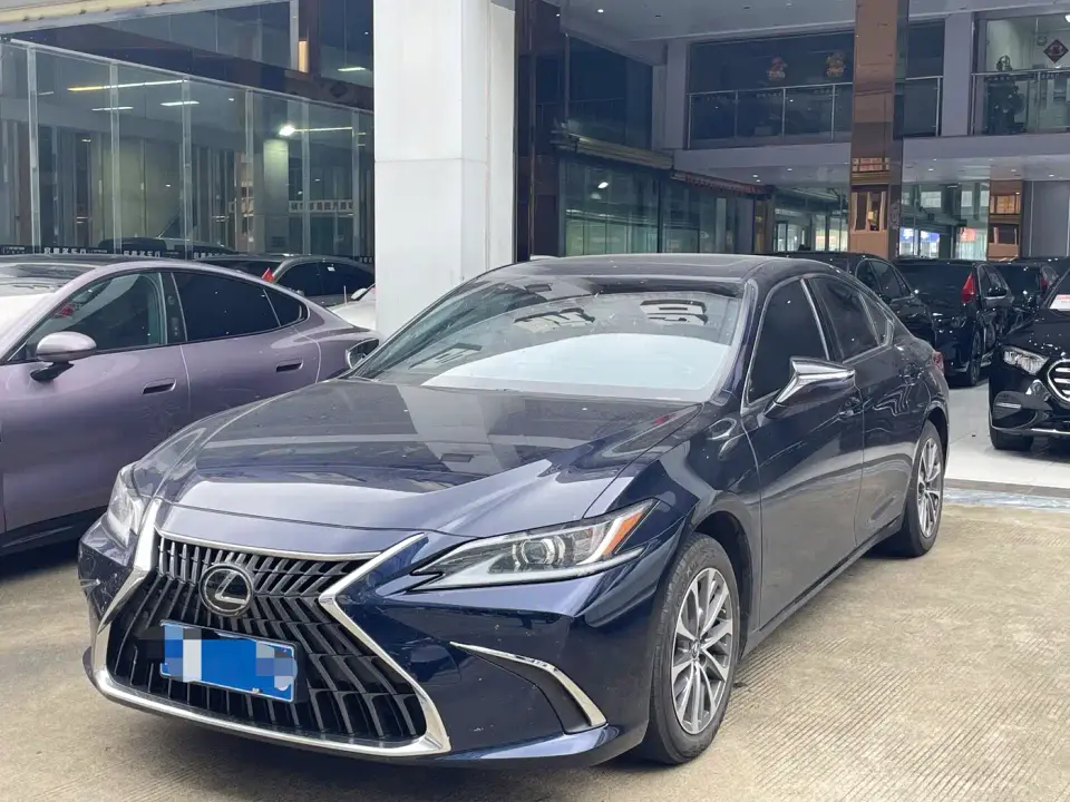 Lexus ES 200 Excellence Edition 2024