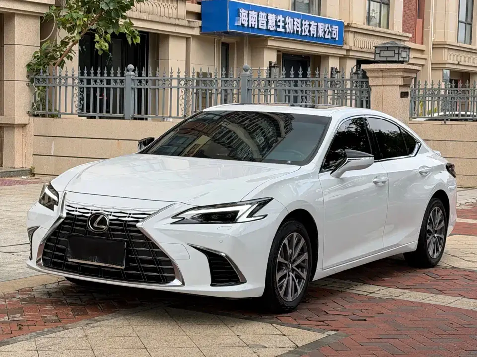 Lexus ES 200 Ultimate Edition 2026