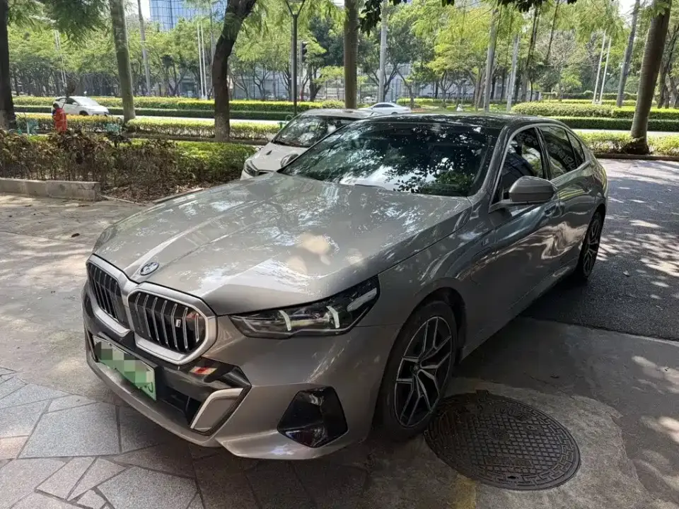 BMW i5 eDrive 35L M Sport Package 2024