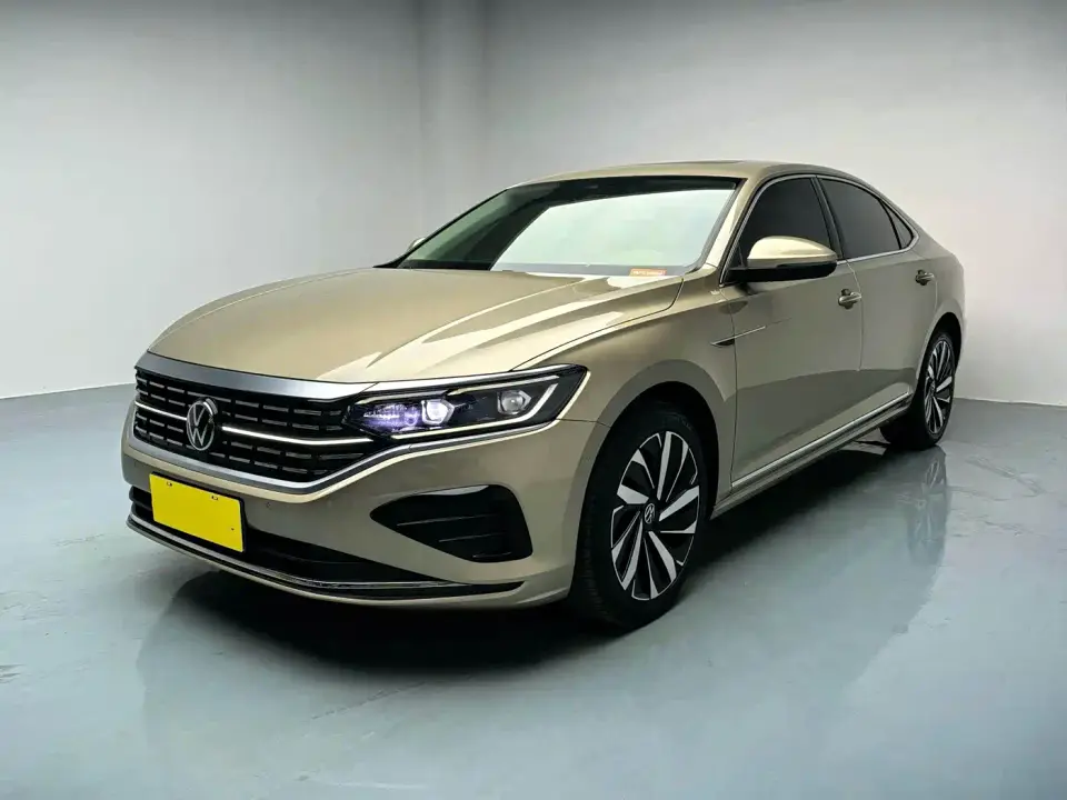 Volkswagen Passat 330TSI Luxury Edition 2022