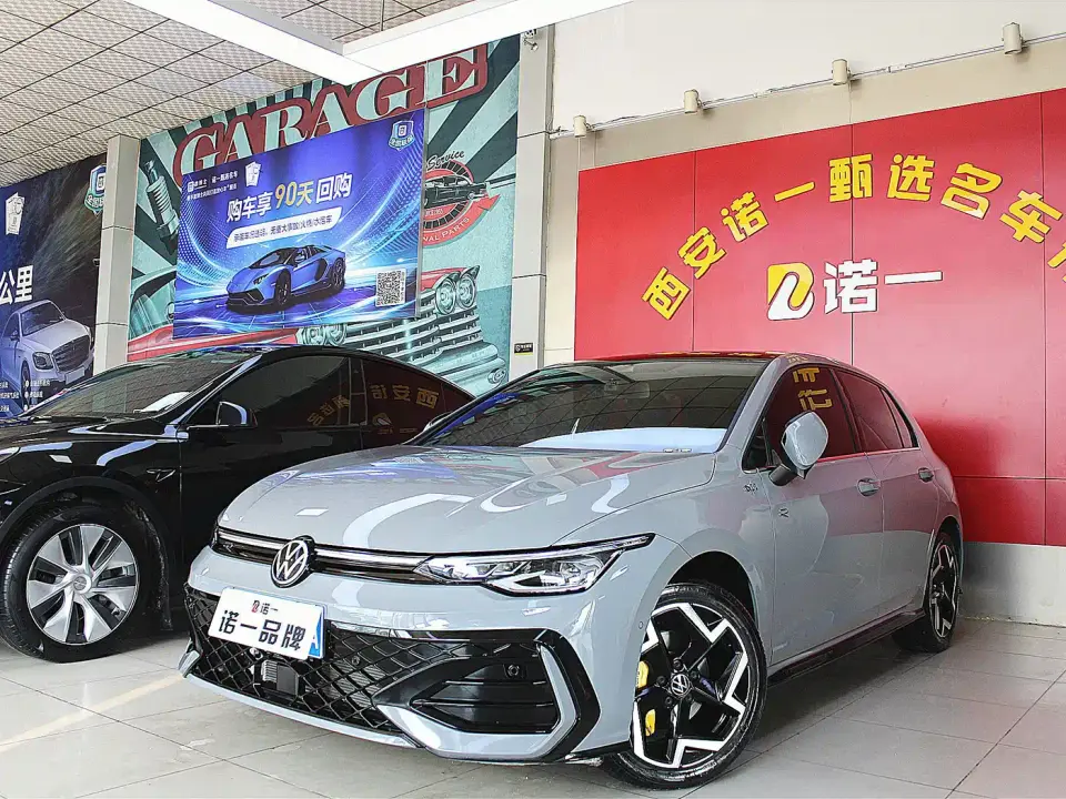 Volkswagen Golf Facelift 300TSI R-Line 2025