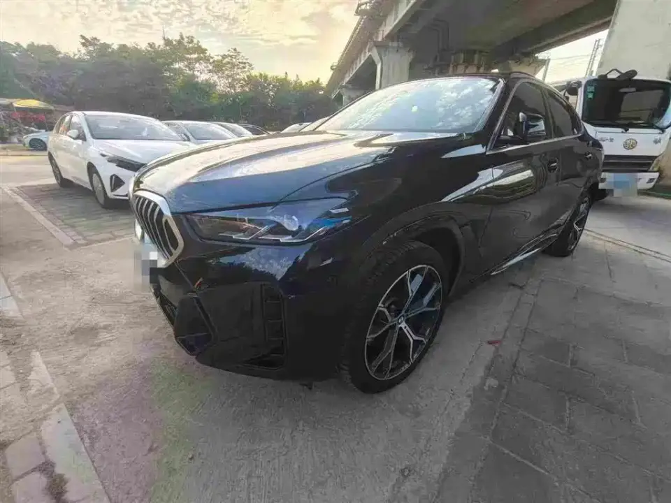 BMW X6 xDrive40i Premium M Sport Package 2023