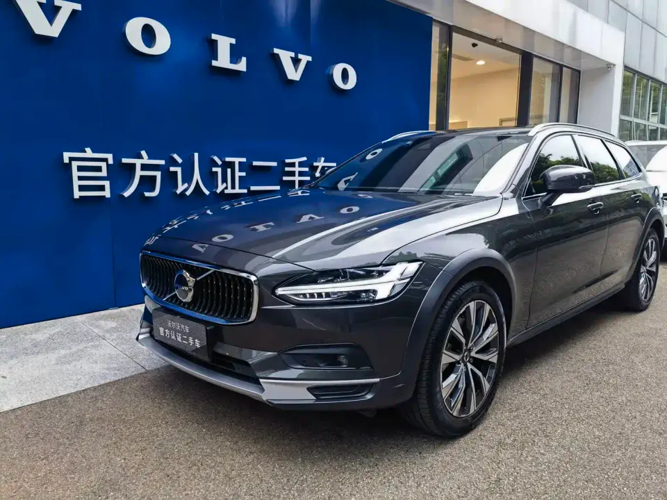 Volvo V90 Model Cross Country B5 AWD Smart Edition 2021