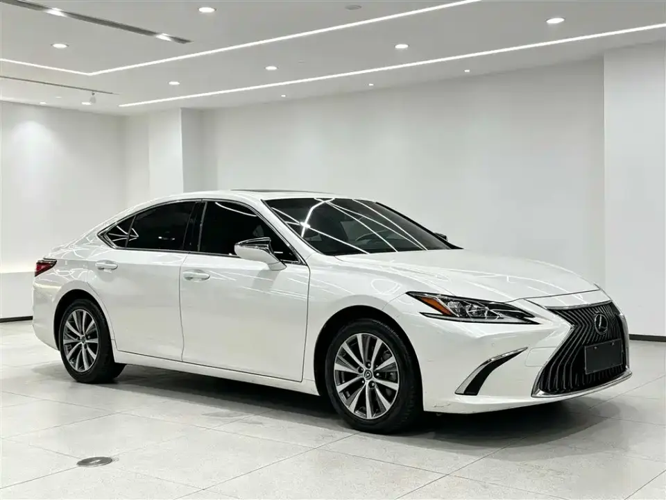 Lexus ES 200 Excellence Edition China V 2019