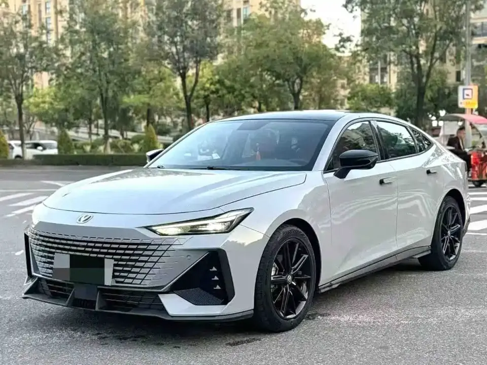Changan UNI-V 1.5T Premium Model 2022