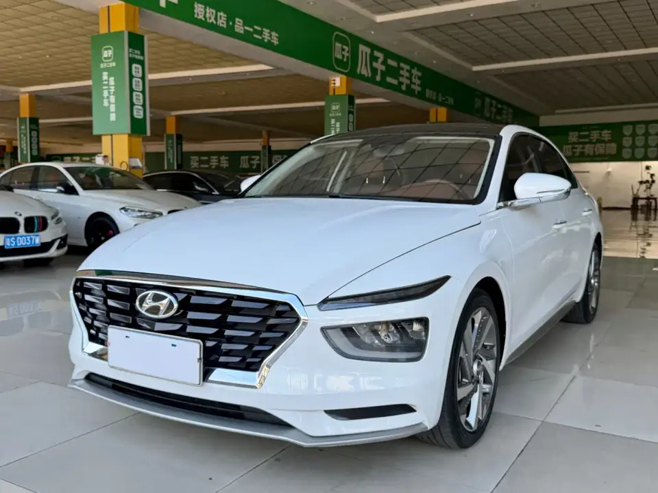 Hyundai Mistra 1.8L CVT LUX Premium 2021